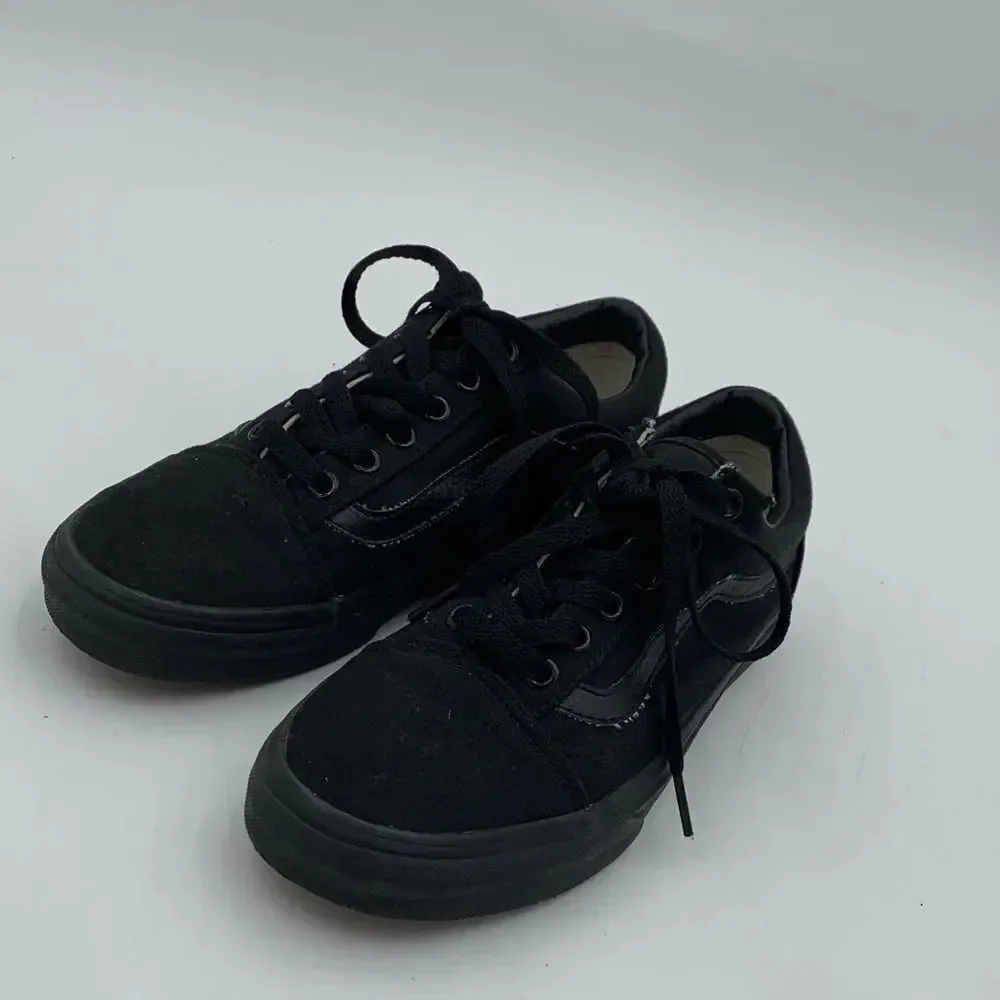 Vans Classic All-Black Low-Top Sneakers | Men’s Size 5 | Skate & Casual Shoes